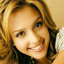 Rose Thomson's Instagram, Twitter & Facebook