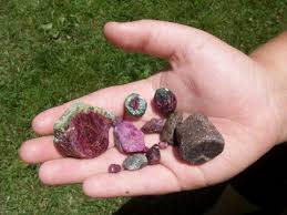 Gem Mining At Elijah Mtn Mine In Hendersonville Nc Fun Panning For Gems Found In The Mountains Of North Caroli Gem Mining Western Nc North Carolina Mountains