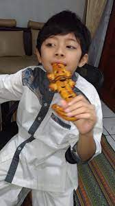 Kampung betawi yang terletak di daerah situ babakan mengadakan sebuah acara festival betawi yang dinamakan penganten sunat. Makanan Yang Diberikan Untuk Pengantin Sunat Setelah Disunat Data Dikdasmen