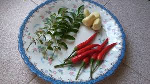 Udang dibersihkan, gaulkan dgn sedikit garam kunyit.goreng hingga masak.ketepikan. Resepi Udang Goreng Nestum Rangup Chef Home