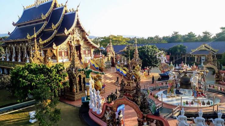 วัดแสงแก้วโพธิญาณ (ครูบาอริยชาติ) ใกล้ บ้านไร่กู๊ดวิวคาเฟ่&รีสอร์ท