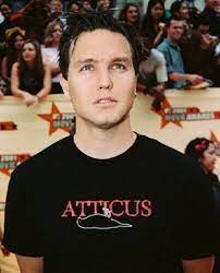 Loudwire confirmed the news fans initially became worried about hoppus' health when the bassist / vocalist shared a photo of himself. Blink 182 Mark Hoppus At Mtv Movie Awards 2001 Fine Art Print By Unknown At Fulcrumgallery Com