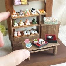 100均材料で作るドールハウス 和菓子屋さんの棚とカウンターテーブルの作り方 豆のミニチュアフードブログ ミニチュア ドールハウス ドールハウス 手作り 和菓子屋