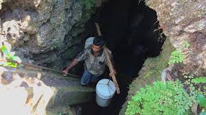 Untuk mempercepat tercapainya program 100% air bersih layak pada 2019, water.org juga membuka kesempatan kepada berbagai pihak termasuk swasta untuk turut berkontribusi memberikan capaian akses air bersih dan sanitasi di indonesia dengan mengadopsi program water credit. Krisis Air Bersih Di Jawa Mencari Air Hingga 10 Meter Ke Dalam Gua Bbc News Indonesia
