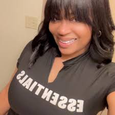 Joseline giving Rasheeda her flowers 😂💐she didn't lie tho CC