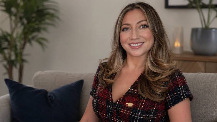 Sarah McMullan Biography: BBC Scotland Presenter - ZapCrest