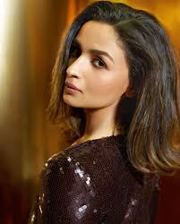 Take a look at Alia Bhatt's shimmery outfit for Koffee With Karan 8