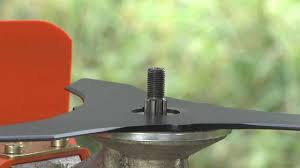 How To Attach The Stihl Brush Knife 250 Mm Cutting Blade