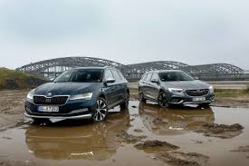 Chez le concessionnaire opel dax, acheter les nouveautés opel, faire l'entretien et la révision de opel dax. Kombis Im Test Insignia Country Tourer Vs Superb Combi Scout Autobild De