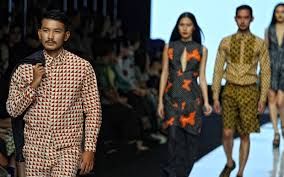 Check spelling or type a new query. Okezone Week End Tak Melulu Jadul Simak Inspirasi Mix And Match Kain Tradisional Untuk Pria Biar Lebih Kekinian Okezone Lifestyle