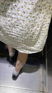 抄底大神電梯惡魔之手】瘋狂偷拍各種小姐姐裙底邪惡手指開啟直接用手掀裙子抄底既緊張又刺激(26) - SOPORN.COM