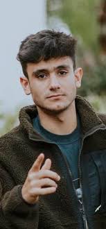 היי סיקרט, אז אני סימה, בת 31 ואני מאמנת