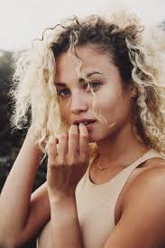 Photo of fashion model Stephanie Rose Bertram