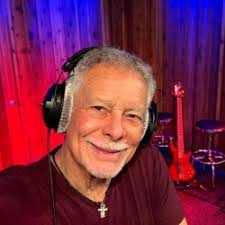 Curtis Roys's Instagram, Twitter & Facebook