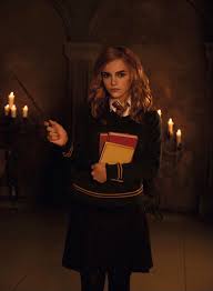 Realistic Hermione Granger Cosplay by Kalinka Fox : r/harrypotter