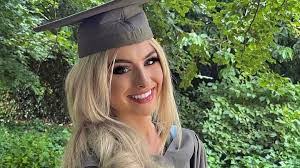 Lacey Bentley's Instagram, Twitter & Facebook