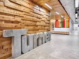 Gensler Endows 8 Offices With Serious Wow Factor Office Interior Design Office Signage Commercial Interior Design