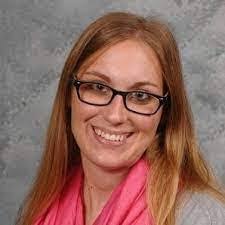 Tamara Hoelscher's Instagram, Twitter & Facebook