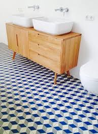 Klare Konturen Schlanke Beine Jedes Detail Unterstreicht Das Elegante Design Des Sideboards Aus Eiche Von Made Badrenovierung Badezimmerideen Badezimmer