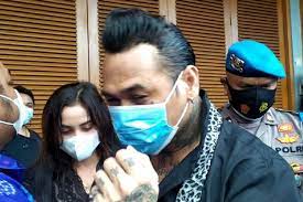 State prosecutor otong hendra rahayu demanded he be sentenced to three years in prison.5 on 19 november 2020, the court sentenced. Sy1a34mhzc7 M