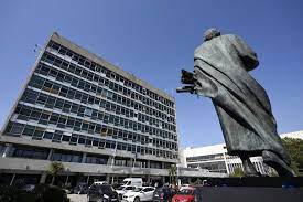 Λάθος θεωρεί τον εμβολιασμό των παιδιών ο καθηγητής κλινικής φαρμακολογίας του απθ, δημήτρης κούβελας. Neo Kyma Sthri3hs Ston Prytanh Toy Ap8