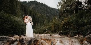 Verkäufer aus dem ausland können ihnen artikel regulär über einen internationalen versandservice zuschicken. Brautkleider Trends 2020 Hochzeitsfotograf Sebastian Kalinowski