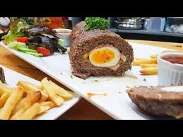 Roule De Viande Hachee Jambon Fromage Et Oeufs Surprises Youtube Food Breakfast Eggs