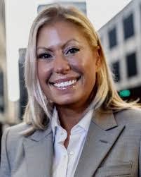 Christina Cullum's Instagram, Twitter & Facebook