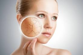 Vì sao da chân bị khô như da rắn? 7 cách khắc phục hiệu quả