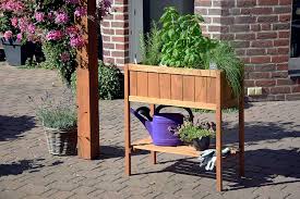 Das hochbeet zeichnet sich durch seinen einfachen ausbau aus und es hat die maße von 89 x 85 x 44. Dobar Hochbeet Aus Holz Mit Ablageboden Fruhbeet Bausatz Fur Gemuse Krauter Im Garten Und Balkon Braun 76x40x80 Cm 58250e Hochbeet Hochbeet Holz Fruhbeet