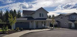 Webfoot painting is a bend, or residential house painting and deck refinishing and staining company providing interior painting, exterior painting, deck refinishing, drywall patching repair, and gutter cleaning to bend, redmond, sisters, sunriver, eagle crest, black butte, and pronghorn. Painting Bend Oregon I Painters Bend Oregon
