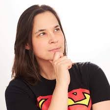 Lauren Bateman's Instagram, Twitter & Facebook