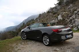 El opel cabrio es un descapotable de 4,70 metros de longitud y cuatro plazas. Opel Cascada Mittelklasse Zum Preis Von Kompaktklasse Newcarz De