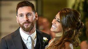Antonella roccuzzo is lionel messi's girlfriend, and has two sons with him, thiago messi (4) and mateo messi (1). Lionel Messi Marries Childhood Sweetheart Antonella Roccuzzo In Starry Affair Football News Hindustan Times