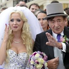 Lugner — ist der familienname folgender personen: Richard Mortel Lugner Und Cathy Schmitz Erste Ehekrise Schon Da Stars