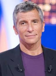 He is a producer and actor, known for que le meilleur gagne (1991), ombre et lumière (2001) and mes pires potes (2000). Nagui J Aime Les Mots