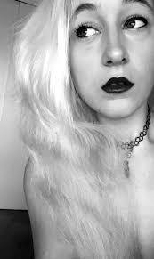 Emily Shew's Instagram, Twitter & Facebook