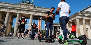 Parkplatze Fur E Scooter Kein Parken Auf Gehwegen Taz De