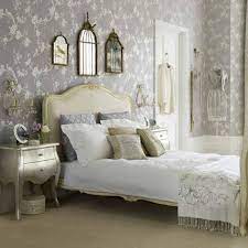 Tips And Ideas For Decorating A Bedroom In Vintage Style