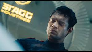 O que seria essa STAGG INDUSTRIES? Uma das empresas do Maxwell Lord?  Superman