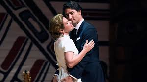 Compte géré par le pm et son personnel. Pm Trudeau And Wife Sophie Let Loose At Press Gallery Dinner Youtube