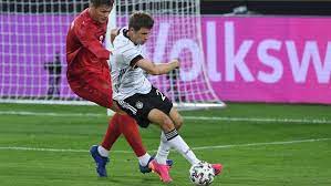 Weil viele stars fehlen, macht joachim löw gegen die dänen shkodran mustafi (links) vielleicht sogar zum kapitän. Deutschland Kommt Nicht Uber Remis Gegen Danemark Hinaus Br24