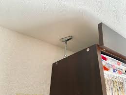 地震 突っ張り 棒 隠す