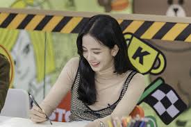 Saw a few clips of her being an inkigayo mc and she did amazing. Line Friends To Launch New Character Co Created By Blackpink S Jisoo