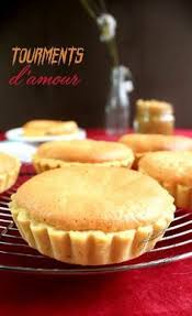 Les Tourments D Amour Une Pate Brisee Une Creme A La Noix De Coco Et Une Genoise Tartelette Tarte Recettes Sucrees Gateaux Et Desserts Recette