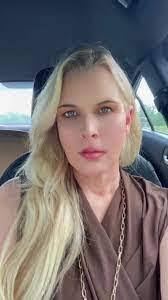 Regina Farrow's Instagram, Twitter & Facebook