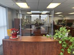 Desktop Counter Workstation Plastic Barrier Shield Ppe In 2020 Kiosk Design Wall Design Workstation