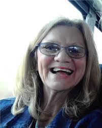 Debbie Lovelace's Instagram, Twitter & Facebook