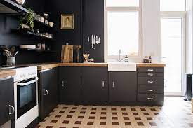 home renovation black walls in the kitchen no glitter no glory pitch black farrow ball credence cuisine cuisine contemporaine cuisines design