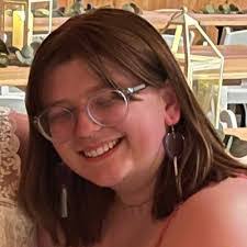 Eva Labbe's Instagram, Twitter & Facebook